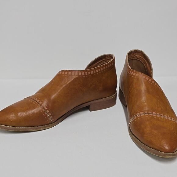 Mi.iM Leather Slide Shoes - Picture 4 of 7